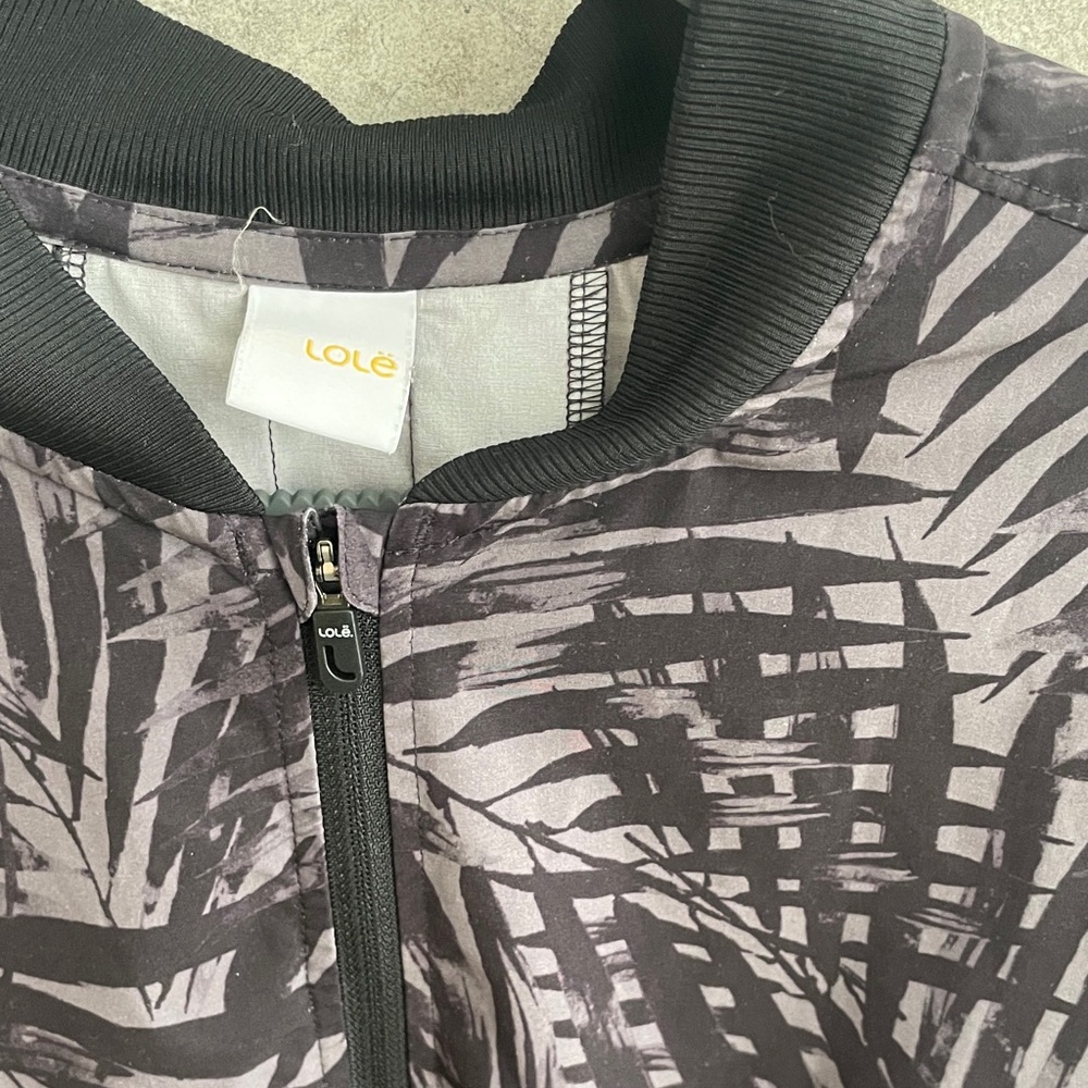 Vest Lolë - Picture 2 of 4